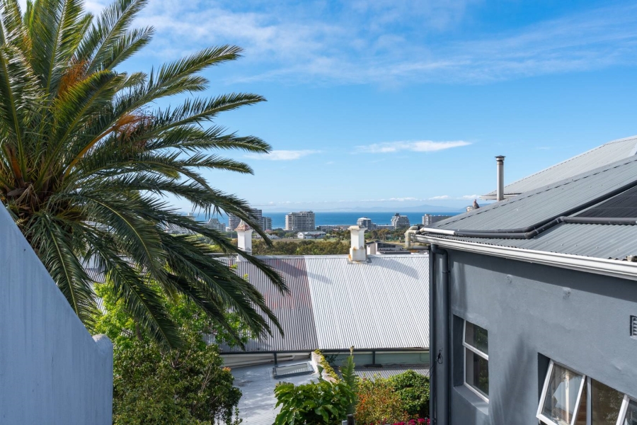 2 Bedroom Property for Sale in Green Point Western Cape